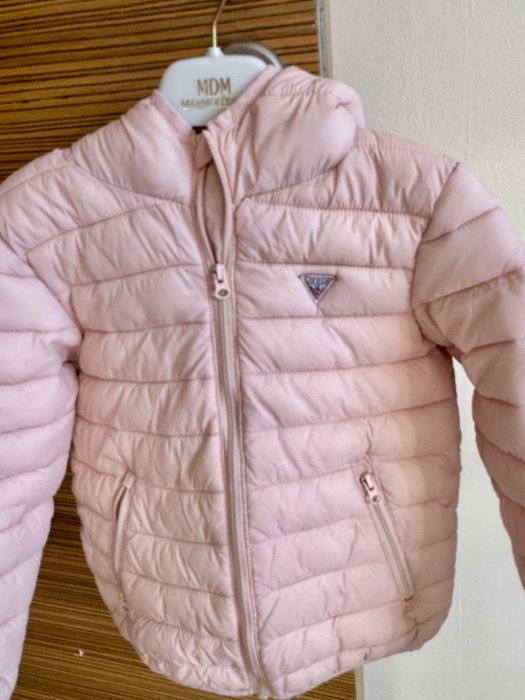 Детско,пролетно яке на Guess,в отлично състояние