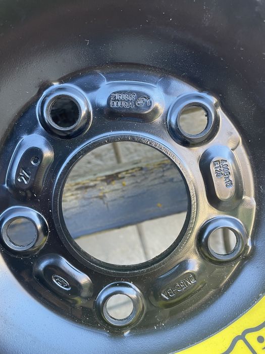 Резевни гуми,патерици: –Форд 125/70/16  -Peugeot,Пежо 3008 -135/80/18