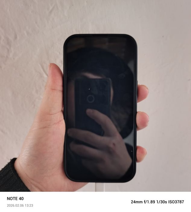 Phone 15 100% 35 sekl