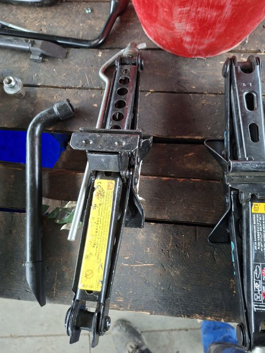 Cric cheie roti toyota,ford nissan l rover suzuki