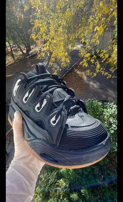 Продам кроссовки