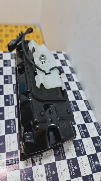 Lampa tripla stop dreapta Maserati Grecale 670296350