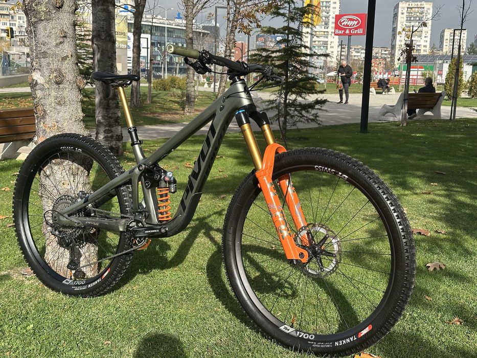 2024 Pivot Firebird 170mm 29“ Carbon