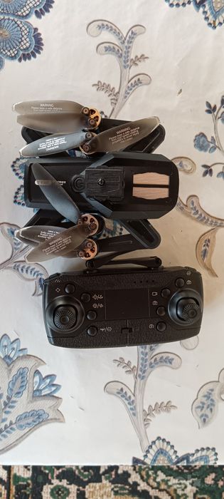 Dron sotiladi o'rganish uchun.