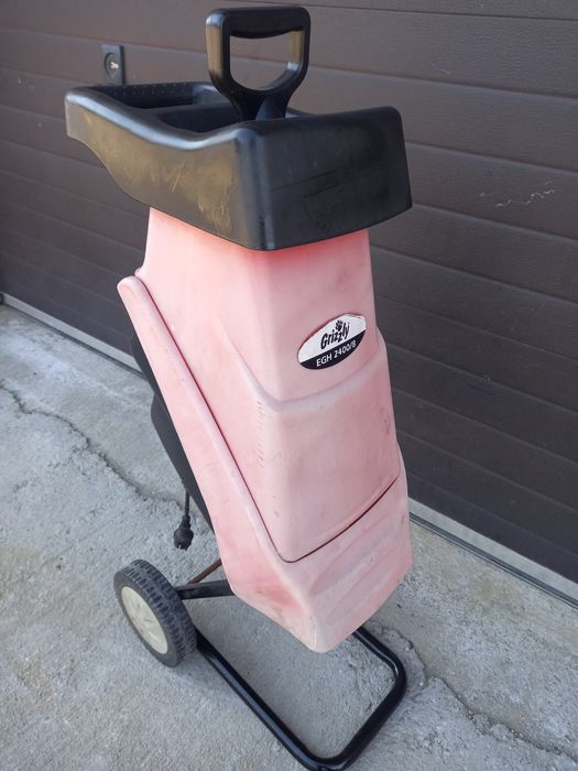 Tocator crengi, resturi vegetale Grizzly