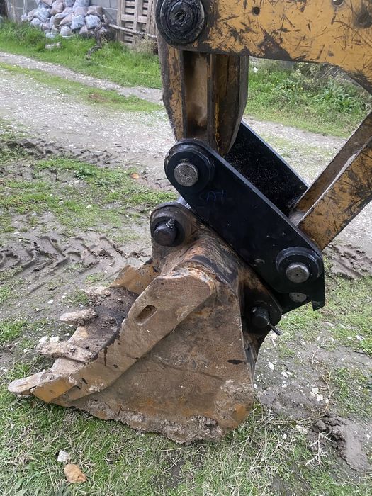 Услуги с комбиниран багер за Пловдив и региона!