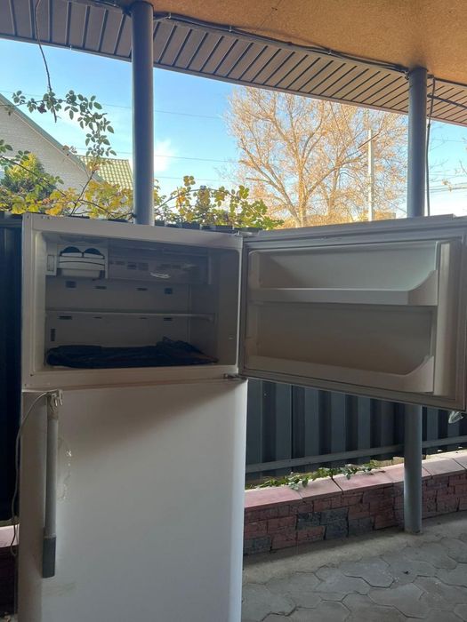 Продам б/у холодильник.