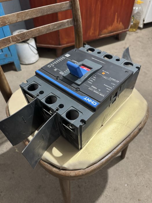 Автомат 1000Ампер CHNT новый