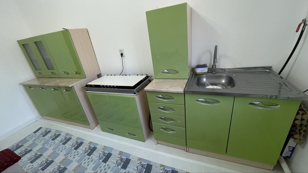 Кухня б/у сатылады.