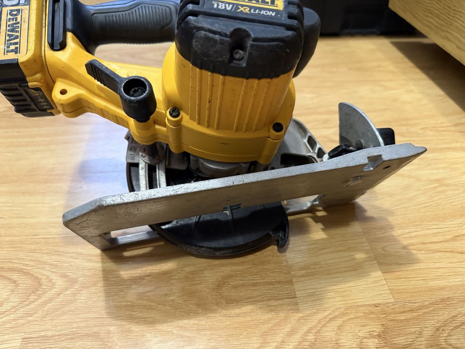 Dewalt DCS391 Циркуляр