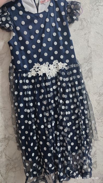 Продам праздничные платья.