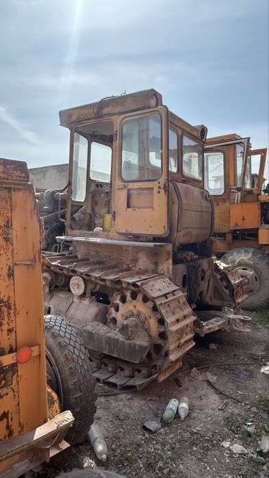 Трактор бульдозер т130,грейдер 143