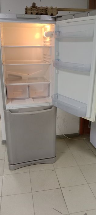 Халадильник INDESIT