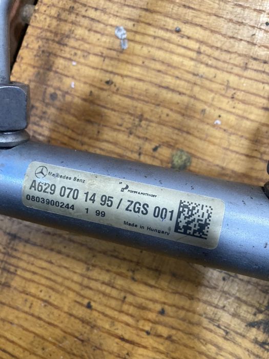 Mercedes Gl 07г 420cdi горивна рейка с датчик