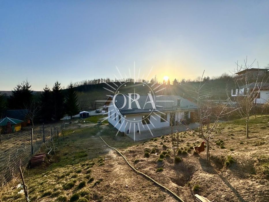 CASĂ INDIVIDUALĂ PE 1 NIVEL  154 mp utili 2.400 mp teren - an constructie 2022 - Feleacu