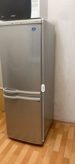 Холодильник Samsung