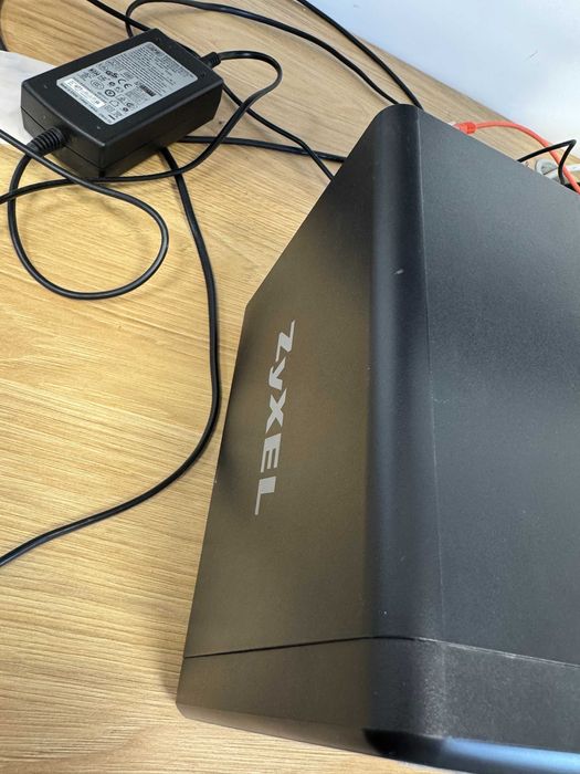 NAS Zyxel NSA 320S, 2x tray ocupate cu 2x HDD 1TB RAID1, server media