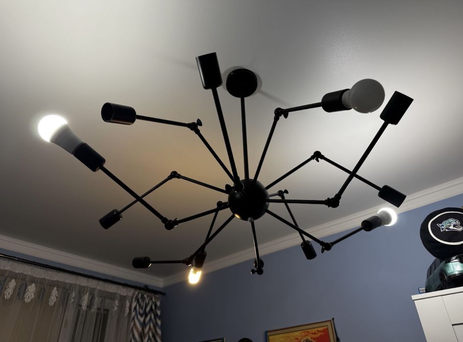 Продам стильную люстру