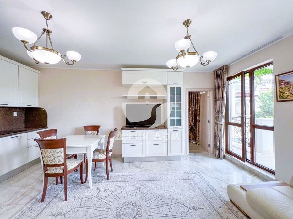 Продава се Тристаен апартамент в Несебър - 99 кв.м за 1768 €/кв.м - Снимка #2