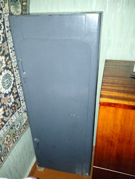 Сейф металлический