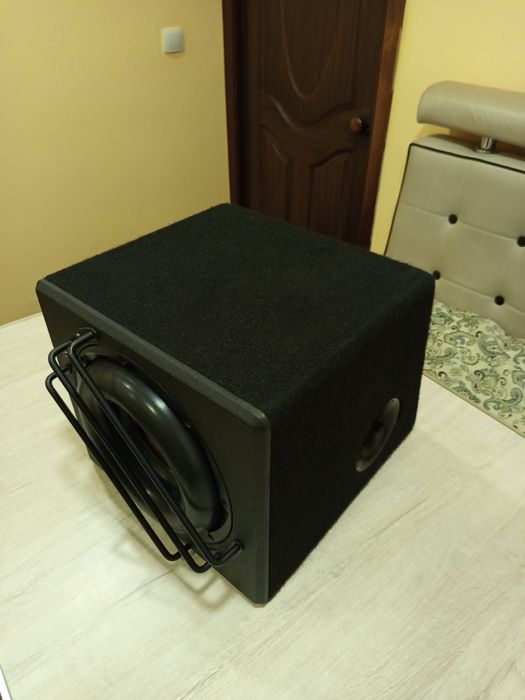 Сабвуфер сотилади