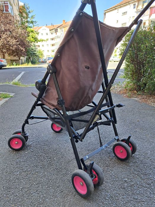 Cărucior tip umbrelă