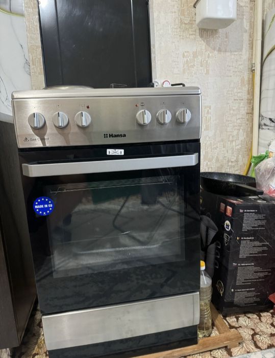 Продам газ плиту Hansa