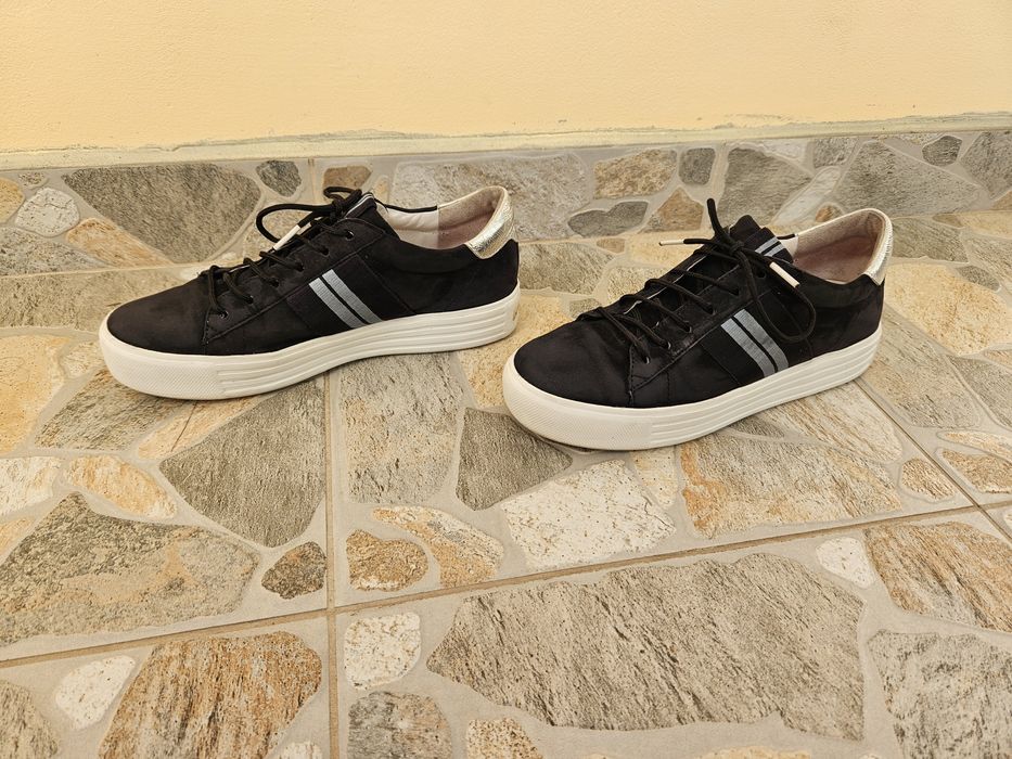 Сникърси "Kennel & Schmenger"