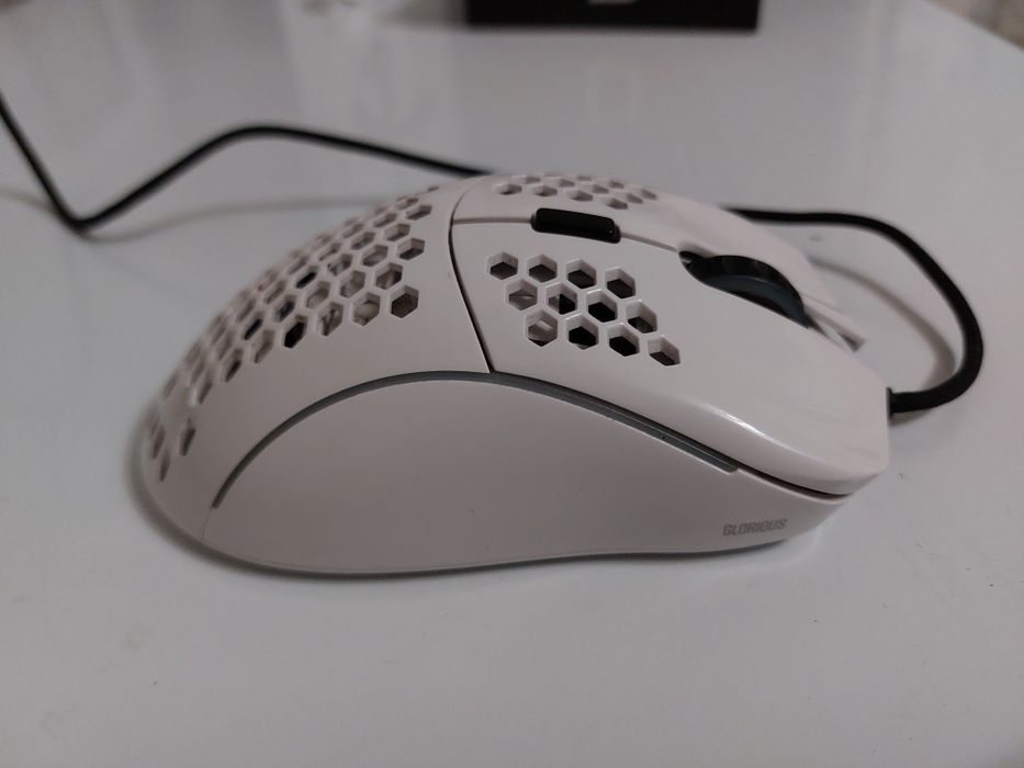 Мышка glorious model d