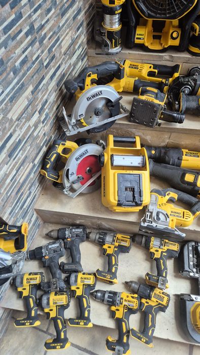 Инструменти Dewalt
