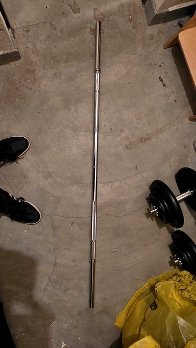 Дъмбели, лост с тежести и лежанка