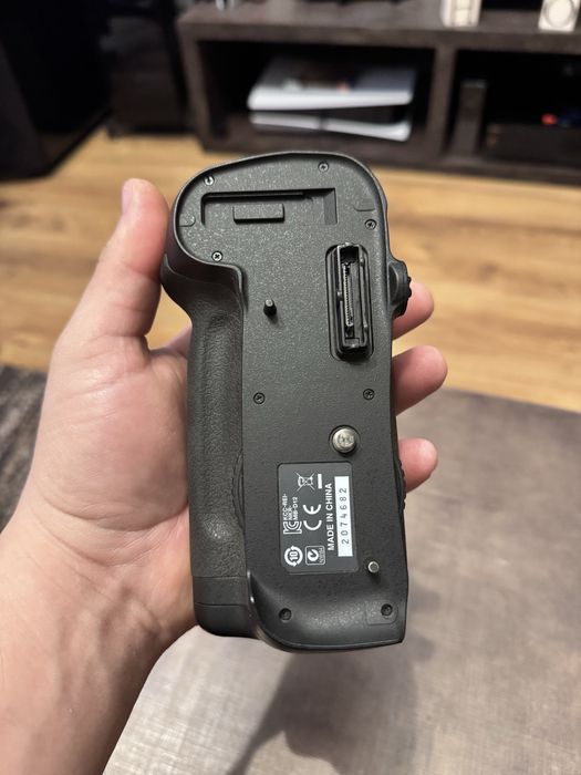 Grip Nikon MB-D12 pentru D800/D810 original nou !