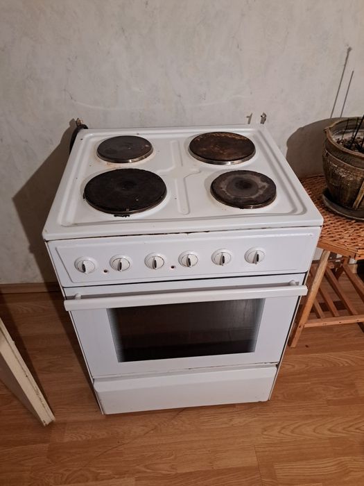 Готварска печка Indesit