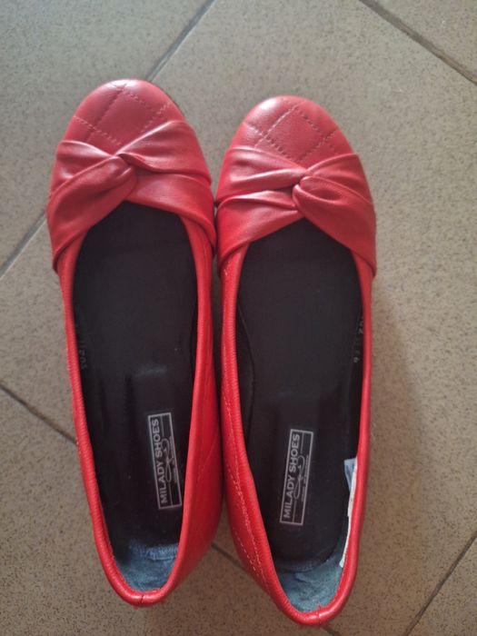 Пантофи/ балеринки/ обувки