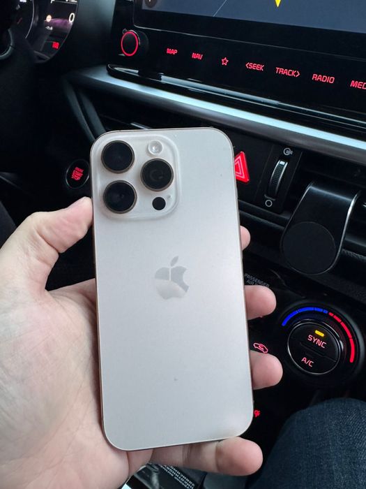 Iphone 16 pro золотой