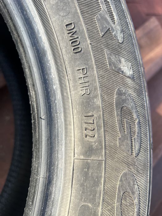 Vând 2 anvelope iarnă Debica Frigo HP2 - 225/55 R17 XL