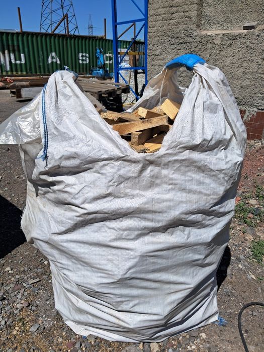 Дрова в бигбегах по 1 кубу