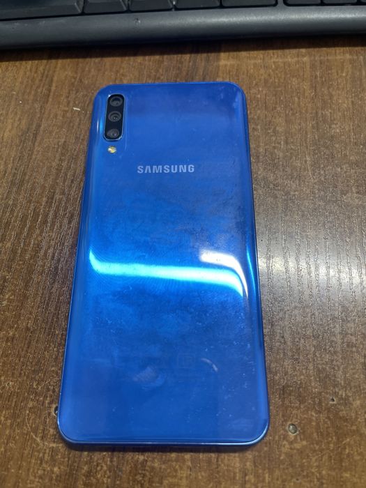 Samsung A50 б/у!!