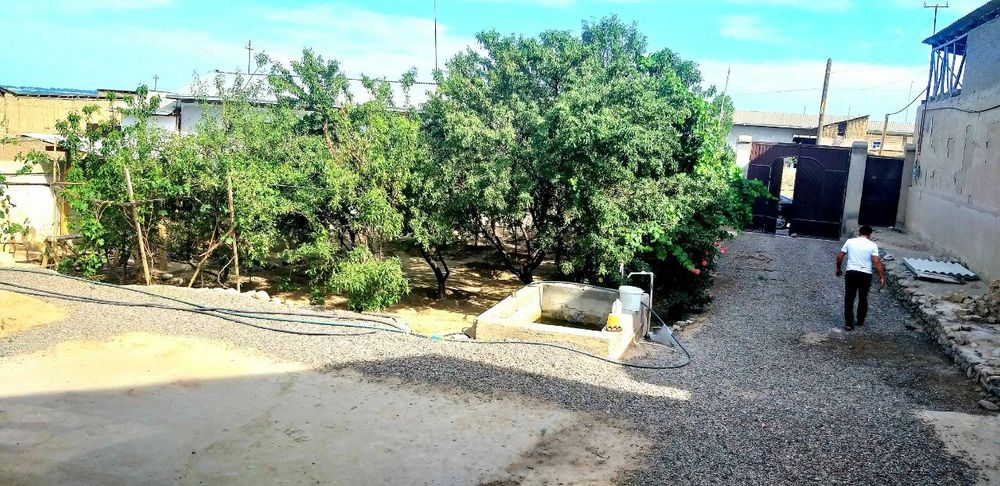 Uy Sotiladi 6 sotih yer maydonida