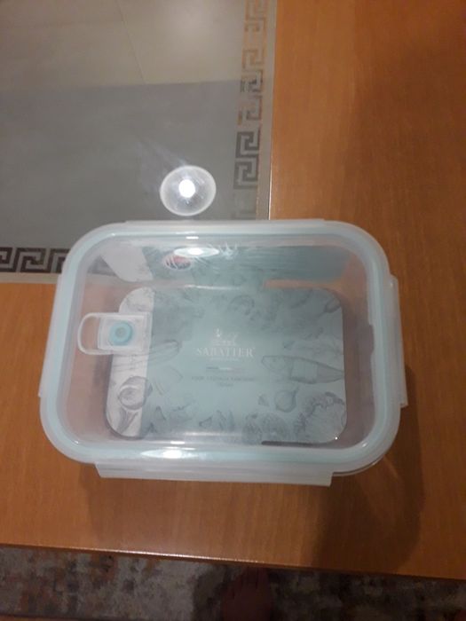 Стъклен контейнер за съхранение на храна