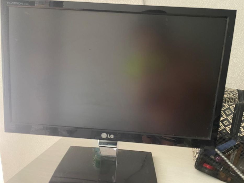 Продам монитор ж/к б/у LG