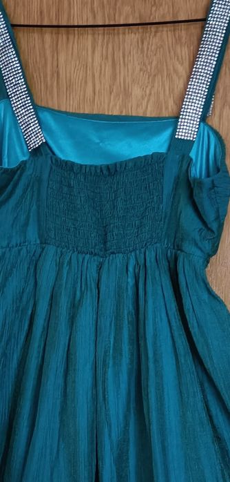 Rochie elegantă verde smarald