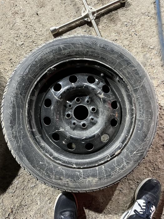 Диск с шинами на 14-15- приору