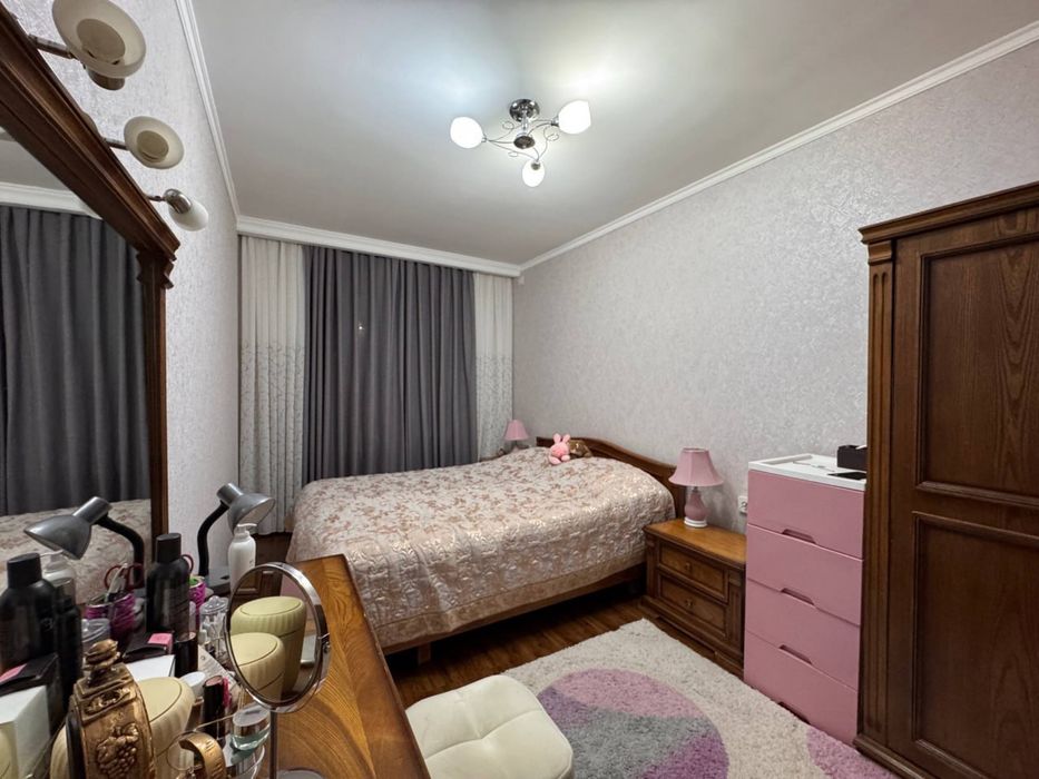 4/2/4 Буюк Ипак Йули Максим Горький метро Бий 80м2