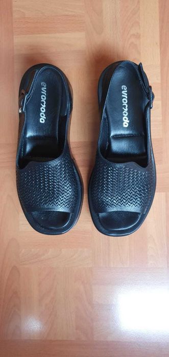 Sandale din piele marimea 38