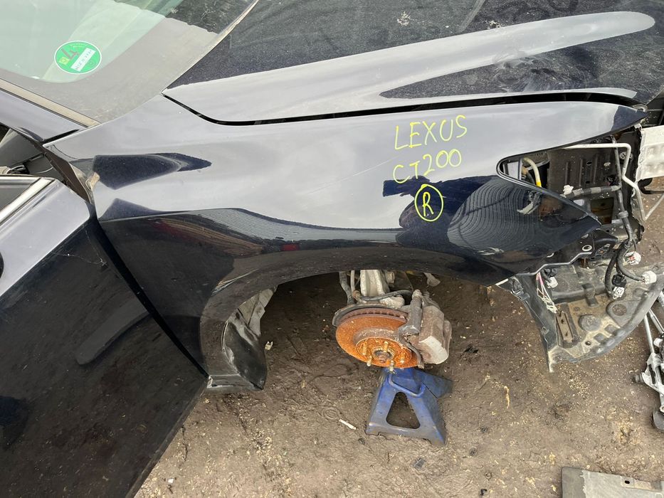 Lexus CT200H Батерия броня фарове  стопове волан капак калници