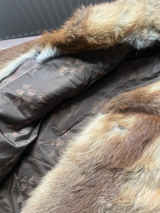 NEGOCIABIL! Haina blana naturala vulpe roscata/ Mar S-M