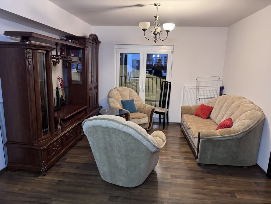 Inchiriez apartament 3 camere zona Centrul Vechi