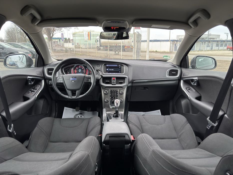 Volvo V40, an 2013 1.6 Diesel =Posibilitate rate=