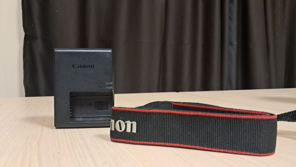 Canon EOS 250D + obiectiv 18–55mm | Gata de folosit